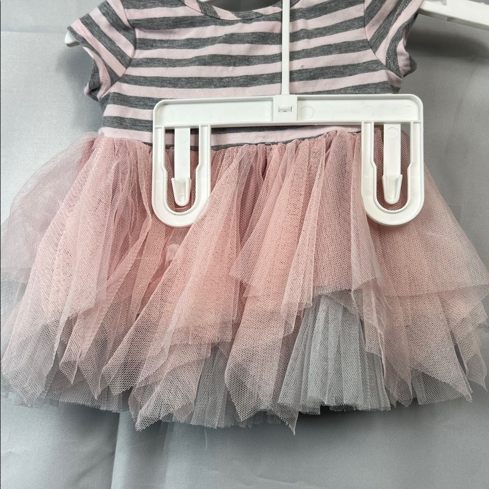 Bonnie BabyvPink and gray 2 piece tutu skirt set size 3-6 months - Picture 5 of 8